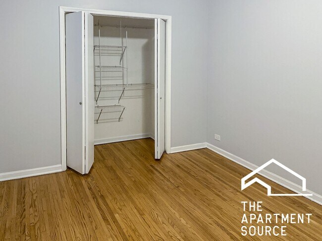 Building Photo - 3710 N Sheffield Ave