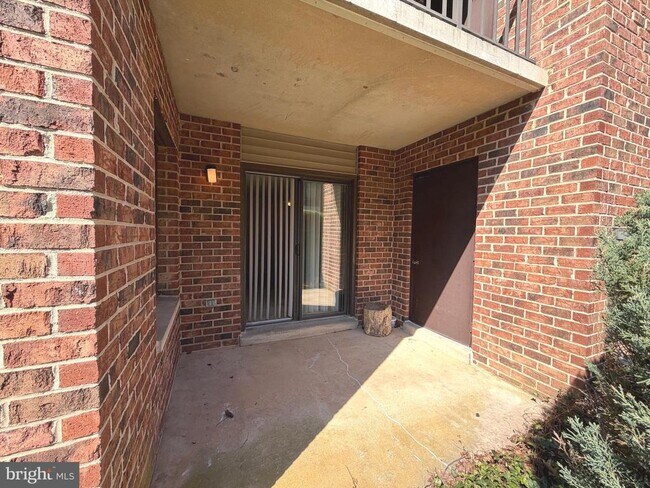 Building Photo - 18131 Chalet Dr