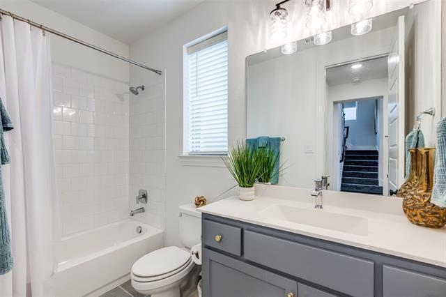 Building Photo - 2413 Latimer Mews