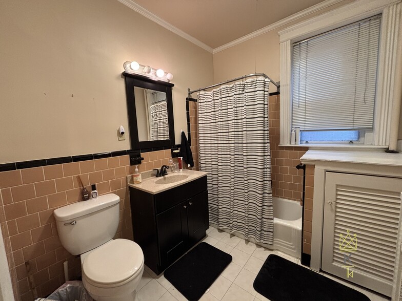 Building Photo - 1407 Beacon St