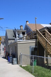 Building Photo - 156 N Newberry St