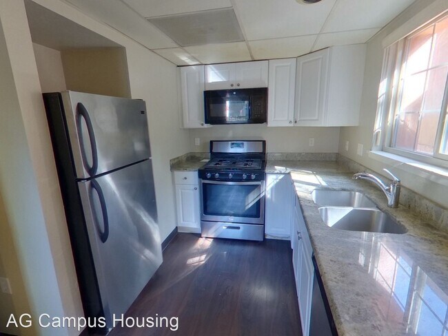 Building Photo - 5 br, 2 bath House - 1993 Onyx St.