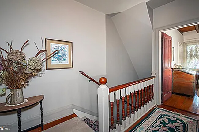 upstairs hallway - 42 Main St N