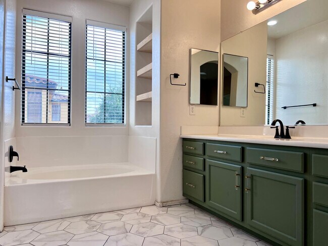 Building Photo - 2367 W Jake Haven