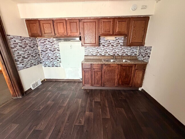 Building Photo - 3601 W Highland Blvd