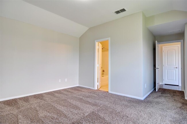 Building Photo - 120 Hamilton Dr