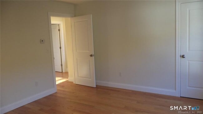 Building Photo - 33 Maple Ave