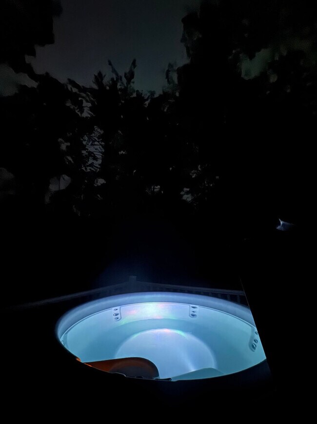 Building Photo - 51 Lake Pines Cir