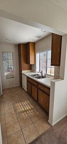 Kitchen - 13020 Wimberly Sq
