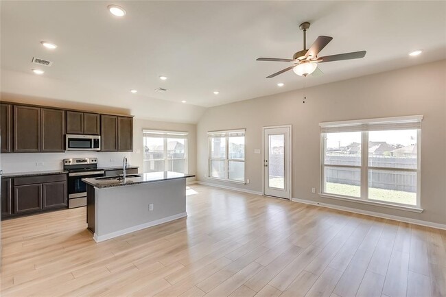 Building Photo - 7747 Merry Oaks Cv