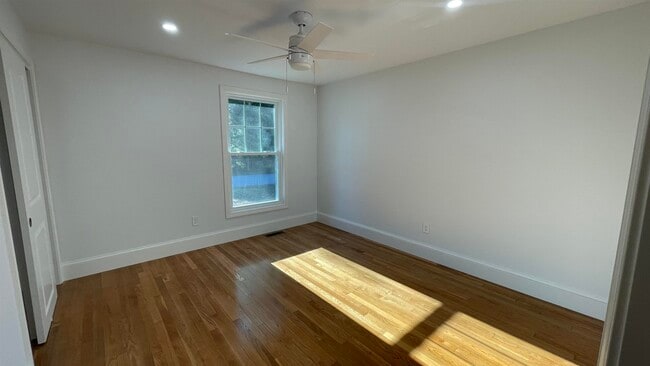 Building Photo - 4 Mulberry Rd