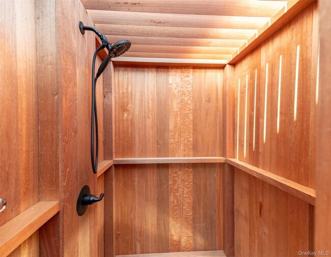 Building Photo - 319 Wilmot Rd