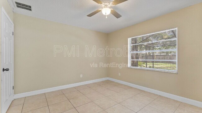 Building Photo - 309 W South Ave