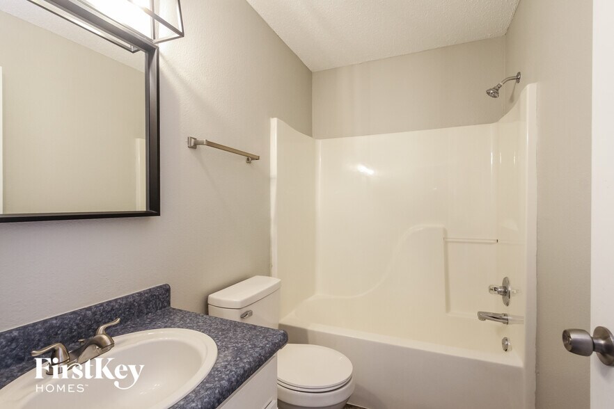 Building Photo - 9762 Trail Dr