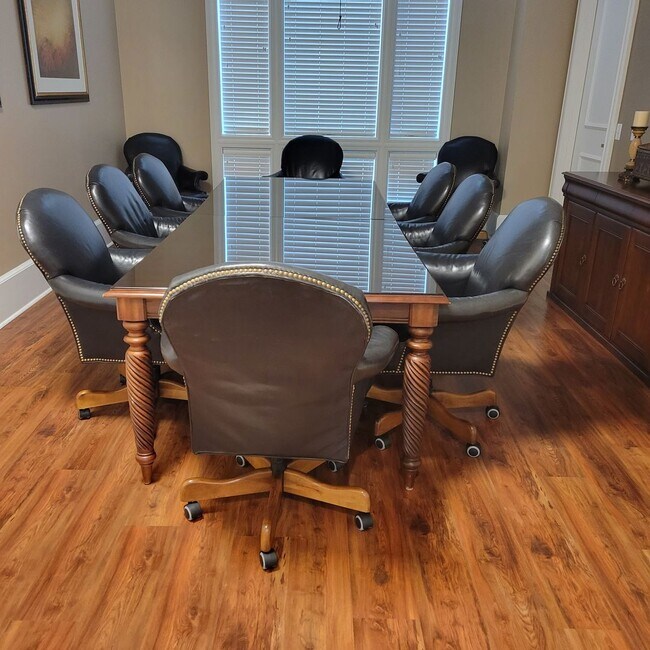 Building Photo - DOWNTOWN SARASOTA ANNUAL TURNKEY FURNISHED...