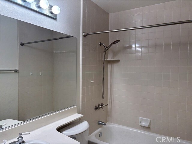 Building Photo - 928 Lotus Cir
