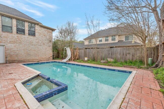 Building Photo - 1126 Crossroads Dr