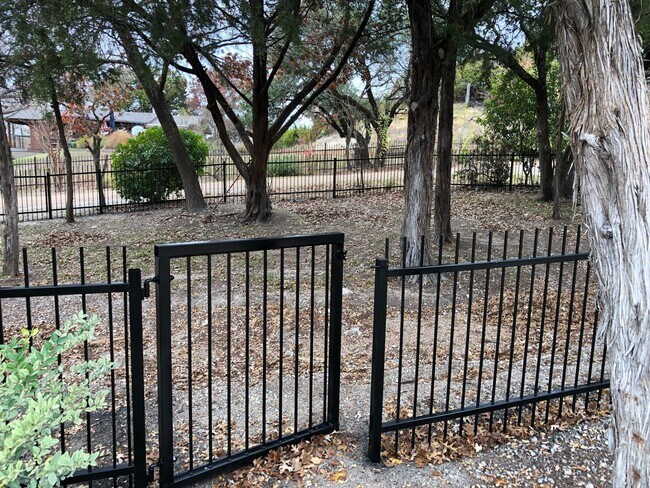 Building Photo - Bring your horse!! Come enjoy the wood bur...