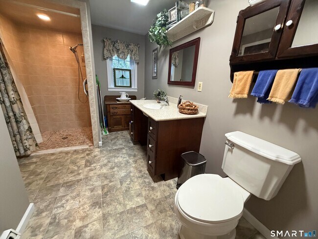 Building Photo - 26 Fern Dr