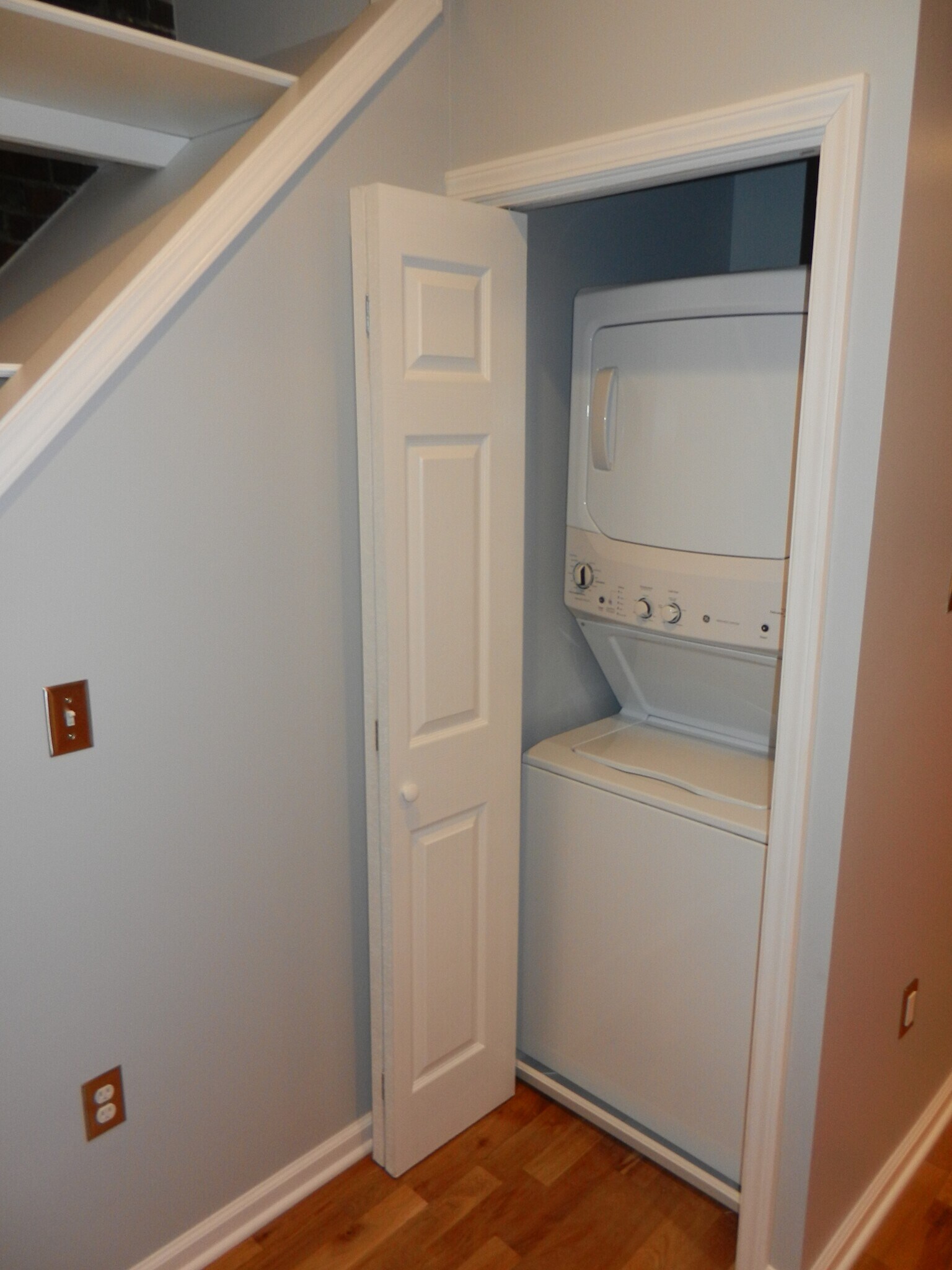 built-in laundry center - 657 Evergreen Rd