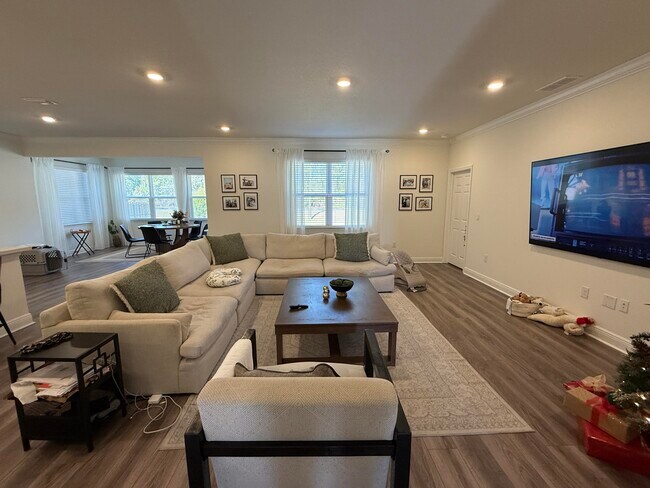 Building Photo - 18 W Sky Wy