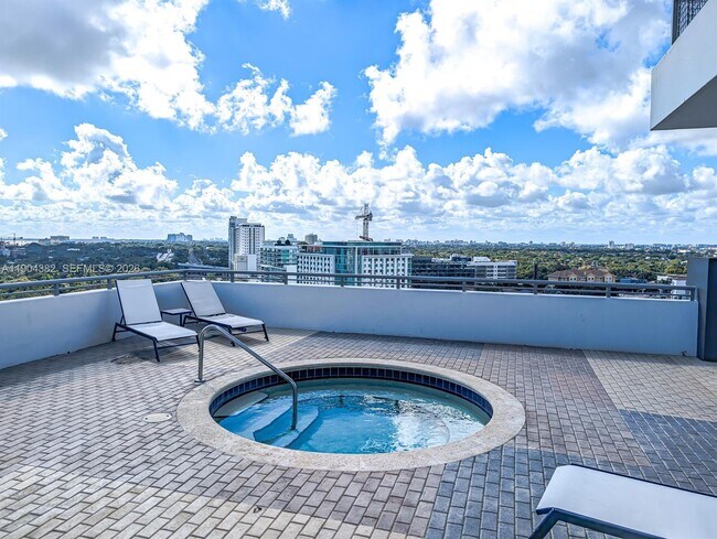 Building Photo - 60 SW 13th St