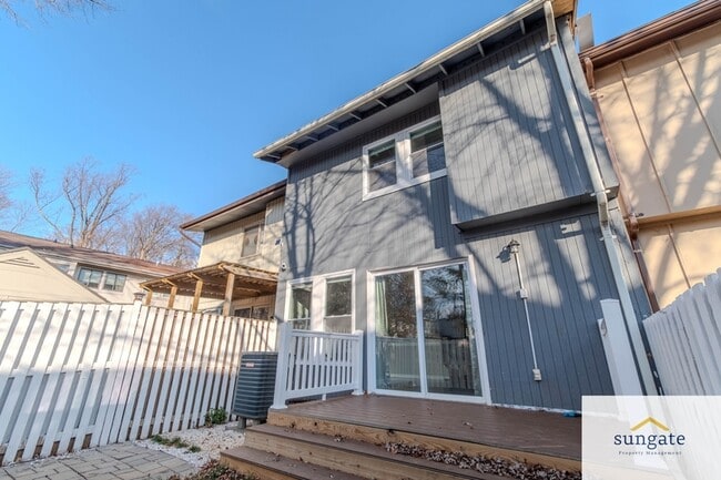 Primary Photo - 4254 Cayuga Rd