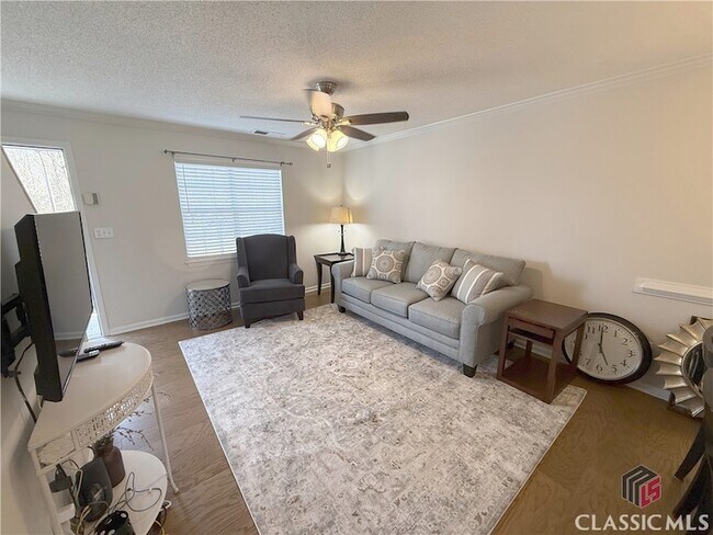 Building Photo - 100 Woodstone Dr