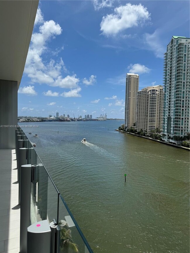 Building Photo - 300 Biscayne Blvd Way