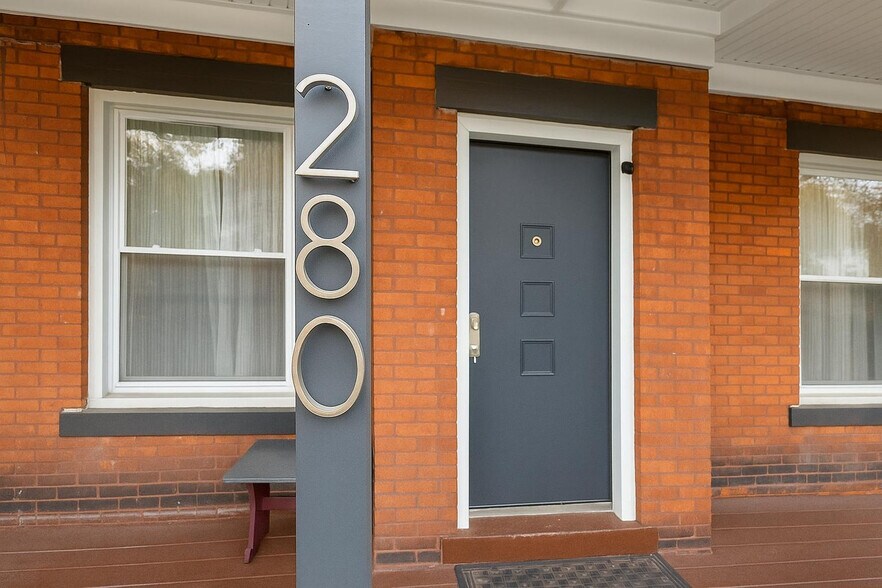 Building Photo - 280 Hague St