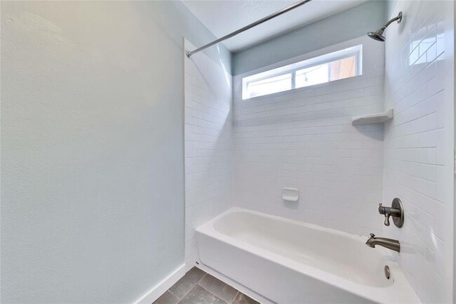 Building Photo - 3317 Dalton St