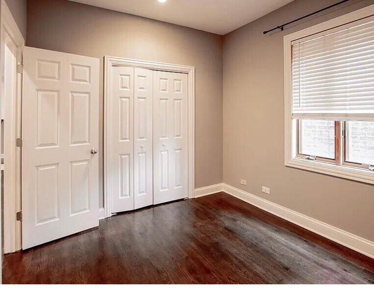 Building Photo - 524 N Hermitage Ave