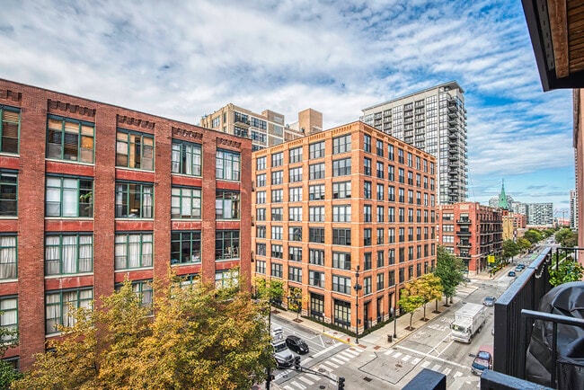 Building Photo - 625 W Jackson Blvd