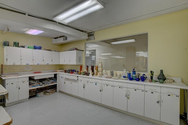 Building Photo - 72 Newport D