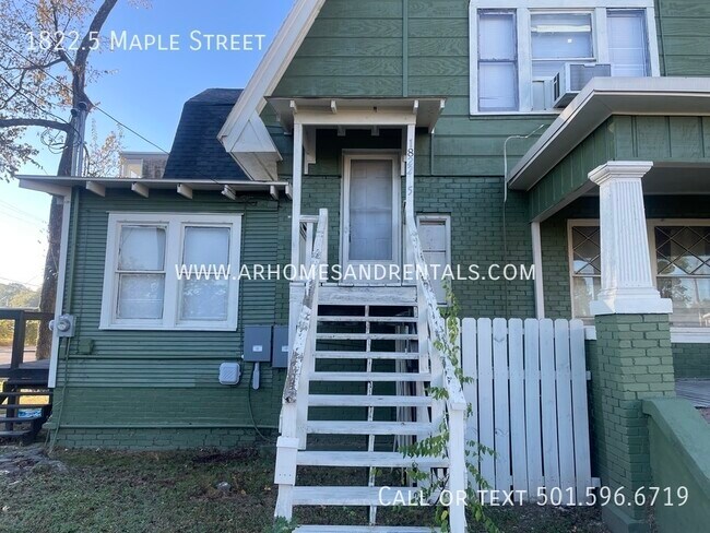 Building Photo - 1822.5 Maple St