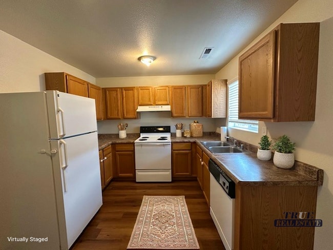 Building Photo - 1220 W Newlands Dr