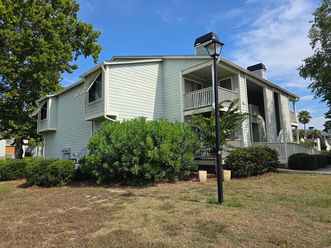 Building Photo - 1481 Center St Ext