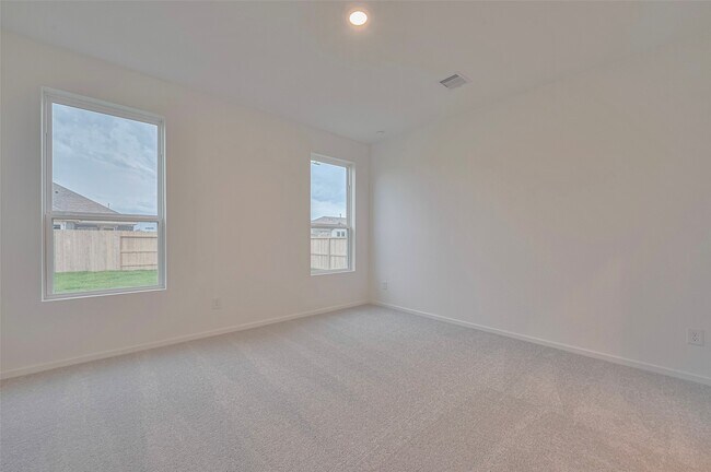 Building Photo - 6822 Yellow Jessamine Ln