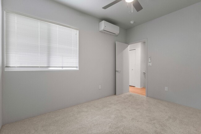 Building Photo - Modern Townhome Living in Ho’opili