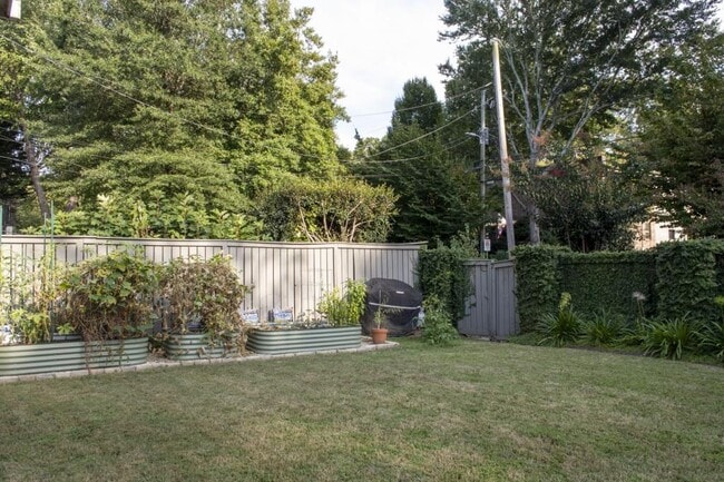 Building Photo - 801 Durant Pl NE