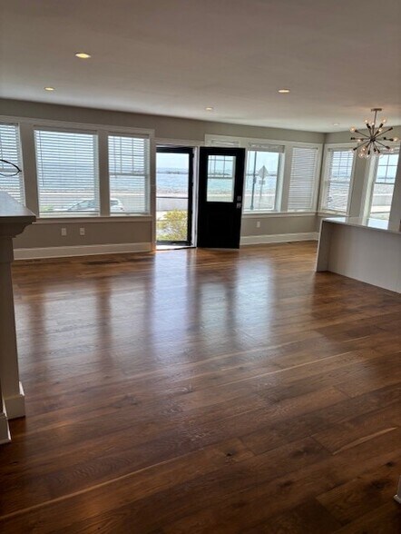 Building Photo - 176 Winthrop Shore Dr