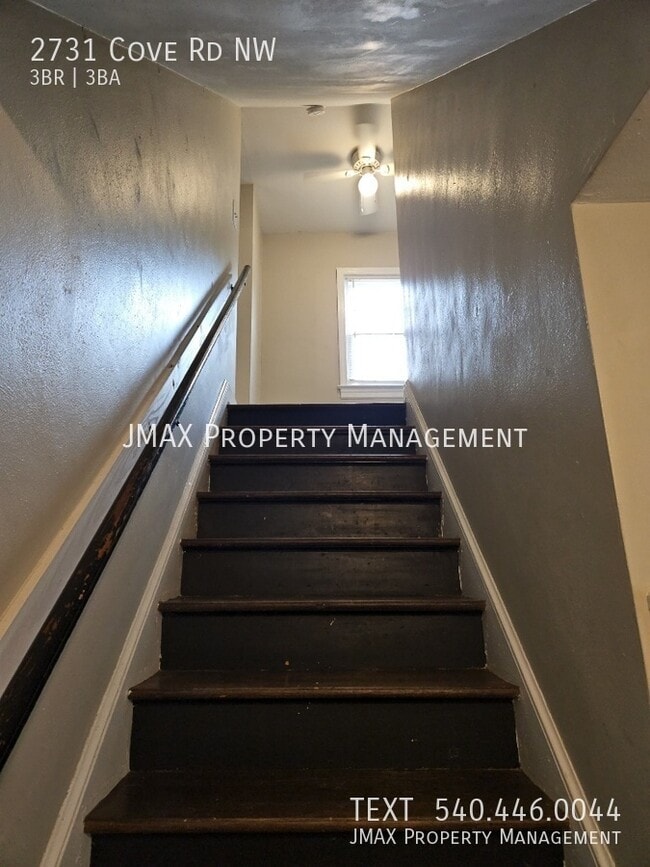 Building Photo - 2731 Cove Rd