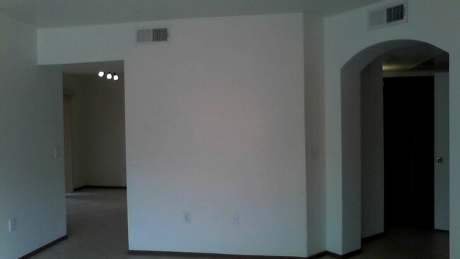 Building Photo - Non age restricted townhome available    V...