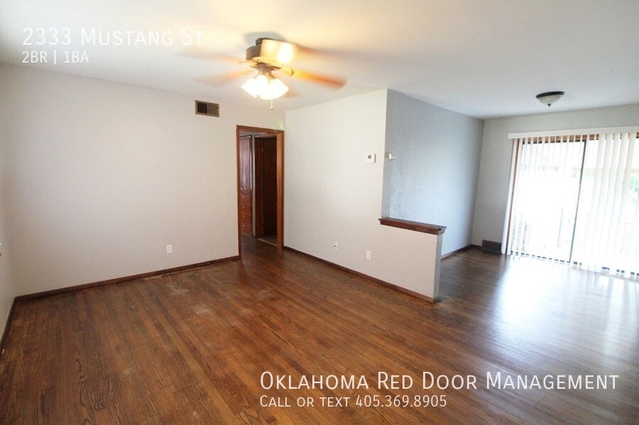 Building Photo - 2333 Mustang St