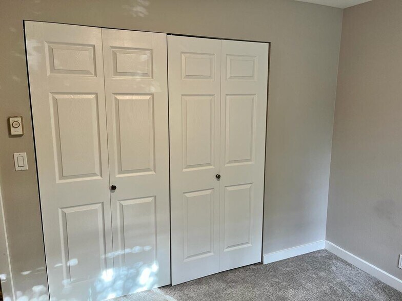 Building Photo - 1526 192nd St SE