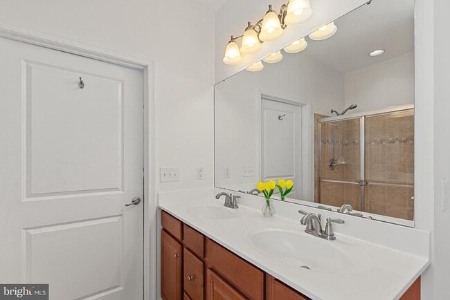 Building Photo - 29726 Vincent Village Dr