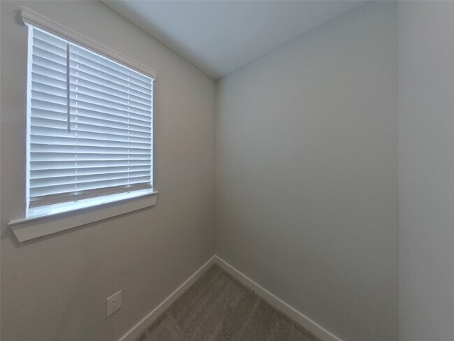 Building Photo - 22814 Terrazzo Dr