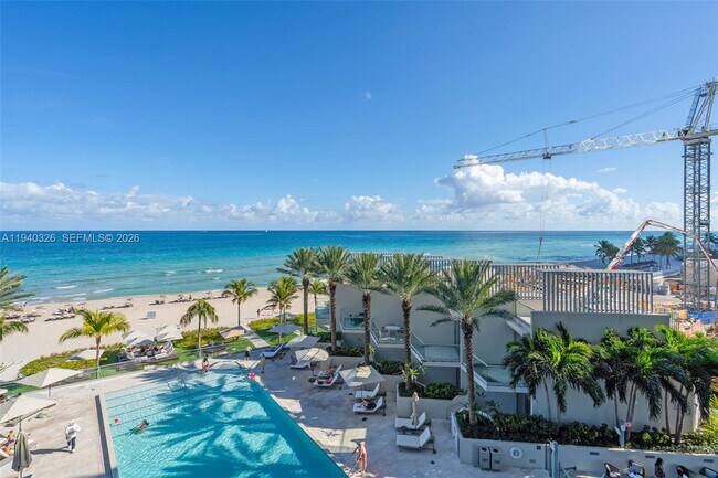 Building Photo - 18501 Collins Ave