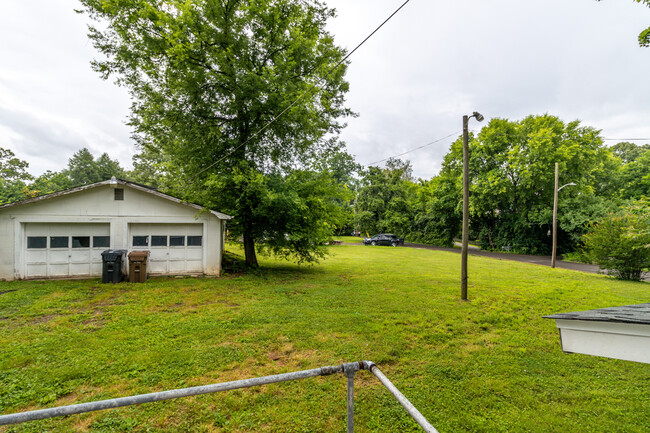 Building Photo - 3224 Garden Dr