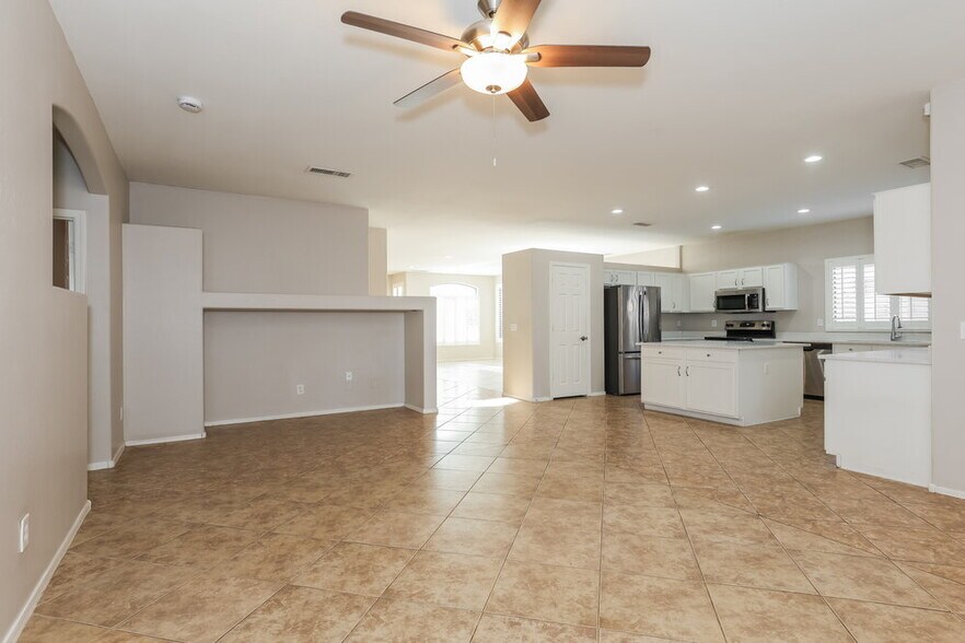 Building Photo - 1913 S 83rd Dr